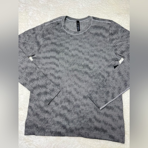 Lululemon metal vent breathe long sleeve - Picture 2 of 3